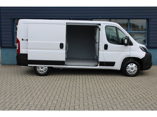 Peugeot Boxer L2H1 2.2 BlueHDi 120 PK LAADRUIMTE BETIMMERD | TREKHAAK | CAMERA | 5,9% RENTE! | LED KOPLAMPEN ActivLease financial lease