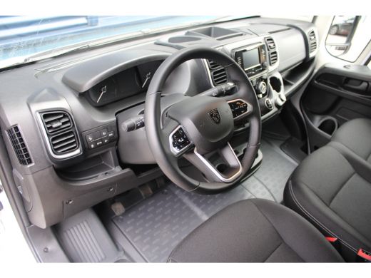 Peugeot Boxer L2H1 2.2 BlueHDi 120 PK LAADRUIMTE BETIMMERD | TREKHAAK | CAMERA | 5,9% RENTE! | LED KOPLAMPEN ActivLease financial lease