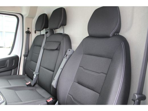 Peugeot Boxer L2H1 2.2 BlueHDi 120 PK LAADRUIMTE BETIMMERD | TREKHAAK | CAMERA | 5,9% RENTE! | LED KOPLAMPEN ActivLease financial lease