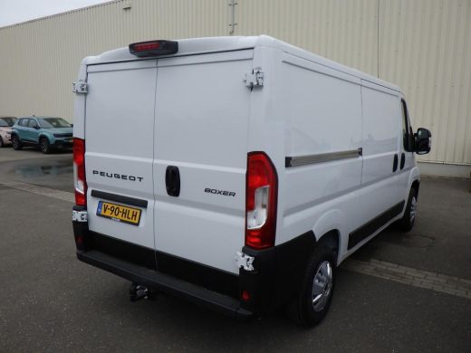 Peugeot Boxer L2H1 2.2 BlueHDi 120 PK LAADRUIMTE BETIMMERD | TREKHAAK | CAMERA | 5,9% RENTE! | LED KOPLAMPEN ActivLease financial lease