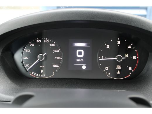 Peugeot Boxer L2H1 2.2 BlueHDi 120 PK LAADRUIMTE BETIMMERD | TREKHAAK | CAMERA | 5,9% RENTE! | LED KOPLAMPEN ActivLease financial lease