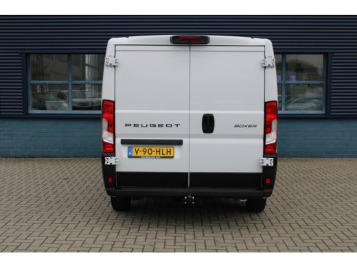 Peugeot Boxer L2H1 2.2 BlueHDi 120 PK LAADRUIMTE BETIMMERD | TREKHAAK | CAMERA | 5,9% RENTE! | LED KOPLAMPEN ActivLease financial lease