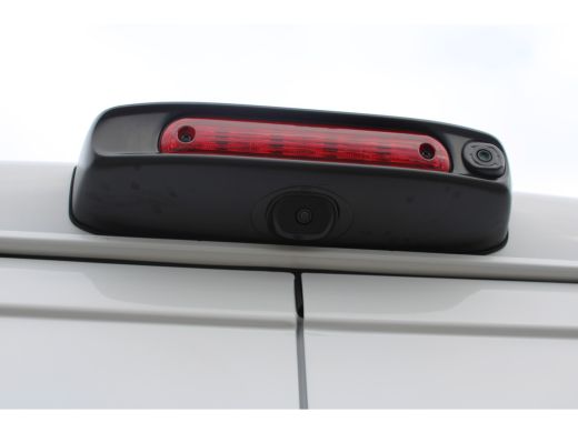 Peugeot Boxer L2H1 2.2 BlueHDi 120 PK LAADRUIMTE BETIMMERD | TREKHAAK | CAMERA | 5,9% RENTE! | LED KOPLAMPEN ActivLease financial lease