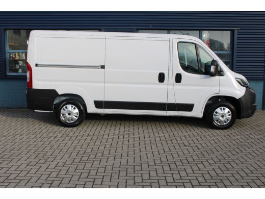Peugeot Boxer L2H1 2.2 BlueHDi 120 PK LAADRUIMTE BETIMMERD | TREKHAAK | CAMERA | 5,9% RENTE! | LED KOPLAMPEN ActivLease financial lease