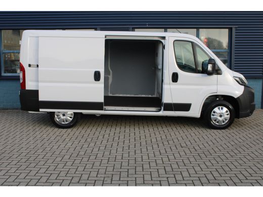 Peugeot Boxer L2H1 2.2 BlueHDi 120 PK LAADRUIMTE BETIMMERD | TREKHAAK | CAMERA | 5,9% RENTE! | LED KOPLAMPEN ActivLease financial lease