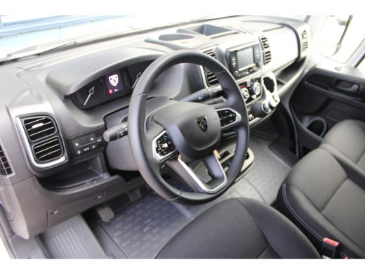 Peugeot Boxer L2H1 2.2 BlueHDi 120 PK LAADRUIMTE BETIMMERD | TREKHAAK | CAMERA | 5,9% RENTE! | LED KOPLAMPEN ActivLease financial lease