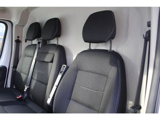 Peugeot Boxer L2H1 2.2 BlueHDi 120 PK LAADRUIMTE BETIMMERD | TREKHAAK | CAMERA | 5,9% RENTE! | LED KOPLAMPEN ActivLease financial lease