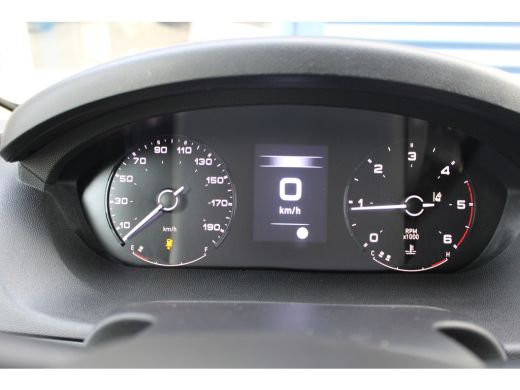 Peugeot Boxer L2H1 2.2 BlueHDi 120 PK LAADRUIMTE BETIMMERD | TREKHAAK | CAMERA | 5,9% RENTE! | LED KOPLAMPEN ActivLease financial lease