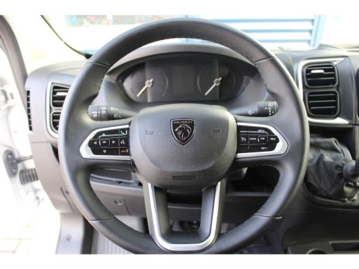 Peugeot Boxer L2H1 2.2 BlueHDi 120 PK LAADRUIMTE BETIMMERD | TREKHAAK | CAMERA | 5,9% RENTE! | LED KOPLAMPEN ActivLease financial lease