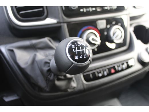 Peugeot Boxer L2H1 2.2 BlueHDi 120 PK LAADRUIMTE BETIMMERD | TREKHAAK | CAMERA | 5,9% RENTE! | LED KOPLAMPEN ActivLease financial lease