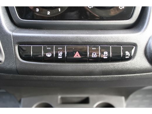 Peugeot Boxer L2H1 2.2 BlueHDi 120 PK LAADRUIMTE BETIMMERD | TREKHAAK | CAMERA | 5,9% RENTE! | LED KOPLAMPEN ActivLease financial lease