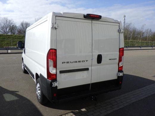Peugeot Boxer L2H1 2.2 BlueHDi 120 PK LAADRUIMTE BETIMMERD | TREKHAAK | CAMERA | 5,9% RENTE! | LED KOPLAMPEN ActivLease financial lease