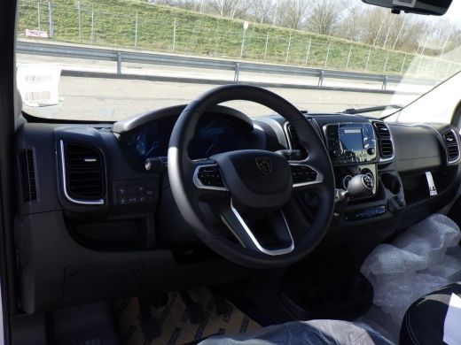 Peugeot Boxer L2H1 2.2 BlueHDi 120 PK LAADRUIMTE BETIMMERD | TREKHAAK | CAMERA | 5,9% RENTE! | LED KOPLAMPEN ActivLease financial lease