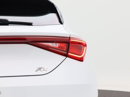 Seat Leon 1.5 TSi 150 Pk FR Business | Full LED | Adaptive Cruise | Trekhaak | Sensoren | Privacy Glass | N... ActivLease financial lease
