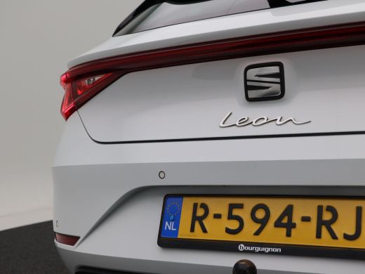 Seat Leon 1.5 TSi 150 Pk FR Business | Full LED | Adaptive Cruise | Trekhaak | Sensoren | Privacy Glass | N... ActivLease financial lease