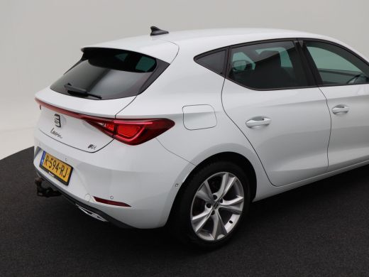 Seat Leon 1.5 TSi 150 Pk FR Business | Full LED | Adaptive Cruise | Trekhaak | Sensoren | Privacy Glass | N... ActivLease financial lease
