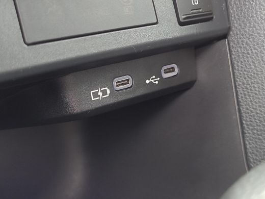 Toyota Yaris Cross 1.5 Hybrid 115 First Edition | Apple CarPlay | Parkeersensoren | Blindspot | Rijklaarprijs incl. ... ActivLease financial lease