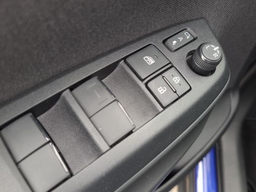 Toyota Yaris Cross 1.5 Hybrid 115 First Edition | Apple CarPlay | Parkeersensoren | Blindspot | Rijklaarprijs incl. ... ActivLease financial lease