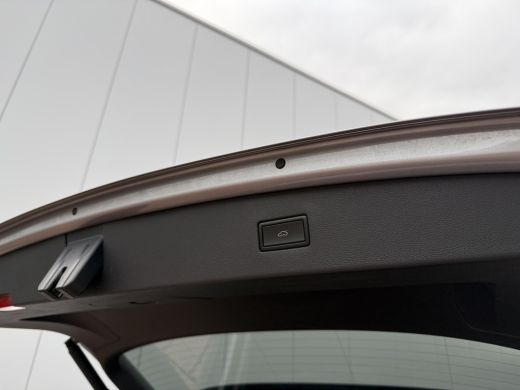 Volkswagen Tiguan Allspace 1.5 TSI Highline 7p. DSG Highline | R-line | Pano dak ActivLease financial lease