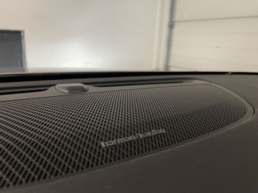 Volvo  V60 T6 AWD Recharge Plus Dark | Schuifdak | Trekhaak | 360° Camera | All Season banden | Harman Kardo... ActivLease financial lease