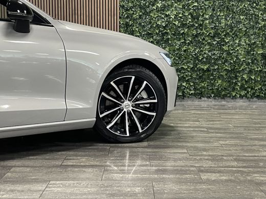 Volvo  V60 T6 AWD Recharge Plus Dark | Schuifdak | Trekhaak | 360° Camera | All Season banden | Harman Kardo... ActivLease financial lease