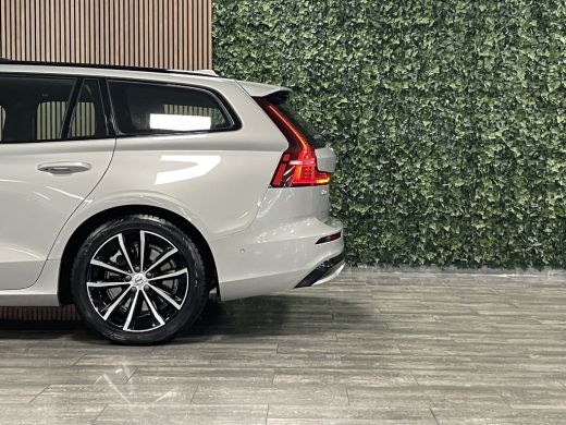 Volvo  V60 T6 AWD Recharge Plus Dark | Schuifdak | Trekhaak | 360° Camera | All Season banden | Harman Kardo... ActivLease financial lease