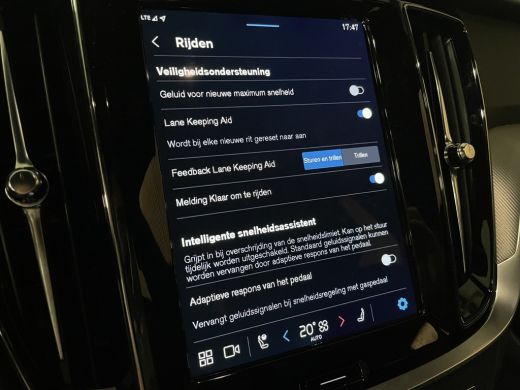 Volvo  V60 T6 AWD Recharge Plus Dark | Trekhaak | 360° Camera | Harman Kardon | Crystal White | Adaptieve Cr... ActivLease financial lease