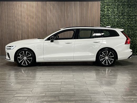 Volvo  V60 T6 AWD Recharge Plus Dark | Trekhaak | 360° Camera | Harman Kardon | Crystal White | Adaptieve Cr... ActivLease financial lease