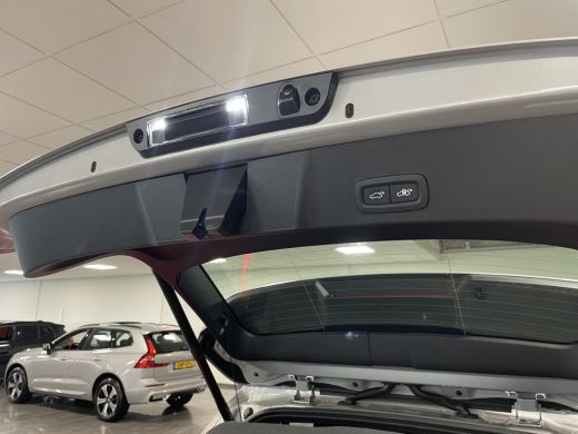 Volvo  XC40 B4 Plus Dark | Trekhaak | All Season banden | Harman Kardon | Bestuurdersstoel elektrisch geheuge... ActivLease financial lease