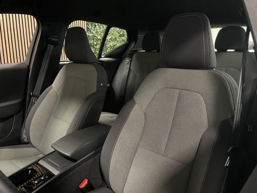 Volvo  XC40 B4 Plus Dark | Trekhaak | All Season banden | Harman Kardon | Bestuurdersstoel elektrisch geheuge... ActivLease financial lease