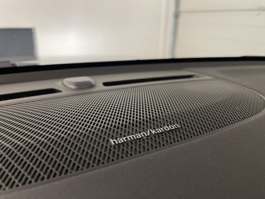 Volvo  XC40 B4 Plus Dark | Trekhaak | All Season banden | Harman Kardon | Bestuurdersstoel elektrisch geheuge... ActivLease financial lease