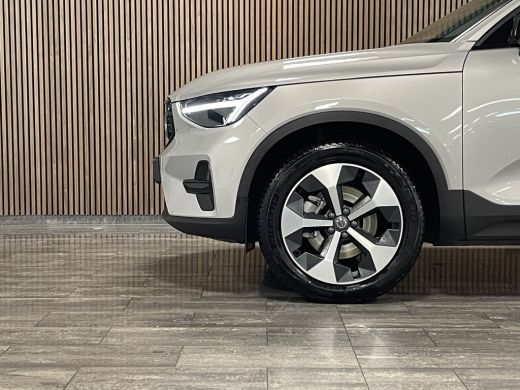 Volvo  XC40 B4 Plus Dark | Trekhaak | All Season banden | Harman Kardon | Bestuurdersstoel elektrisch geheuge... ActivLease financial lease