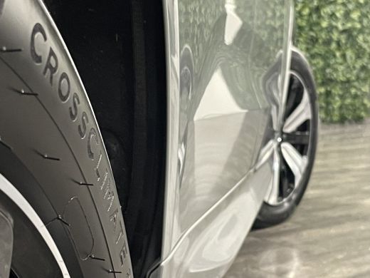 Volvo  XC60 T6 AWD Recharge Plus Dark | Trekhaak | 360° Camera | All Season banden | Adaptieve Cruise Control... ActivLease financial lease