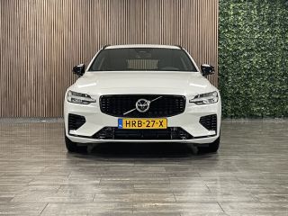 Volvo  V60 T6 AWD Recharge Plus Dark | Trekhaak | 360° Camera | Harman Kardon | Crystal White | Adaptieve Cr...