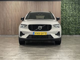 Volvo  XC40 B4 Plus Dark | Trekhaak | All Season banden | Harman Kardon | Bestuurdersstoel elektrisch geheuge...