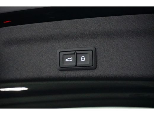 Audi A6 Avant 55 TFSIe 367PK Quattro Competition TREKHAAK | S-LINE | PANORAMADAK | FABRIEKSNAVIGATIE ActivLease financial lease