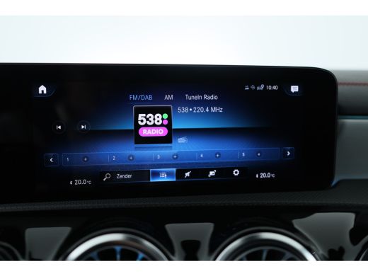 Mercedes-Benz CLA Shooting Brake 180 AMG Line | Wide-Screen | LED | Sportstoelen | Trekhaak | Sfeerverlichting | St... ActivLease financial lease