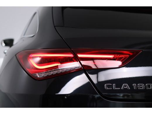 Mercedes-Benz CLA Shooting Brake 180 AMG Line | Wide-Screen | LED | Sportstoelen | Trekhaak | Sfeerverlichting | St... ActivLease financial lease