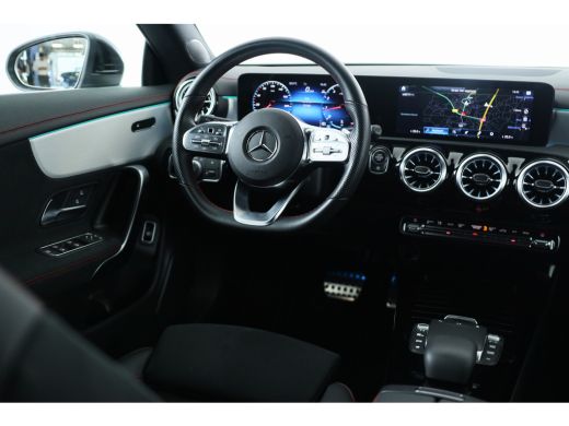 Mercedes-Benz CLA Shooting Brake 180 AMG Line | Wide-Screen | LED | Sportstoelen | Trekhaak | Sfeerverlichting | St... ActivLease financial lease