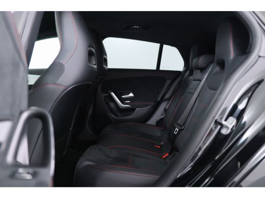 Mercedes-Benz CLA Shooting Brake 180 AMG Line | Wide-Screen | LED | Sportstoelen | Trekhaak | Sfeerverlichting | St... ActivLease financial lease