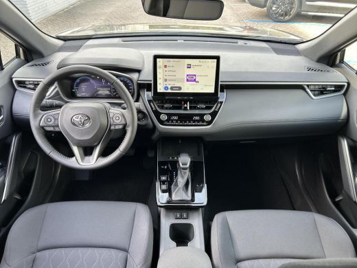 Toyota Corolla Cross Hybrid 140 Dynamic | Modeljaar 2025 | Nieuwe auto | Direct uit voorraad leverbaar | ActivLease financial lease