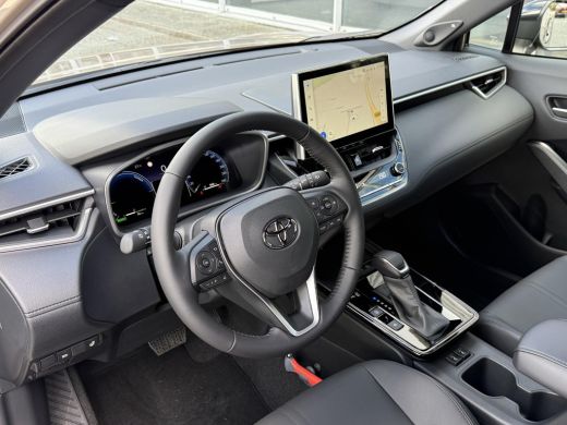 Toyota Corolla Cross Hybrid 180 Executive **STOEL EN STUURWIELVERWARMING/ DODEHOEK DETECTIE/ 360 CAMERA/ PARKEERSENSOR... ActivLease financial lease