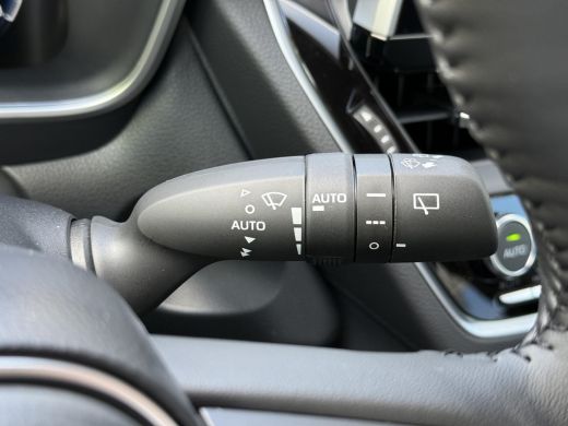 Toyota Corolla Cross Hybrid 180 Executive **STOEL EN STUURWIELVERWARMING/ DODEHOEK DETECTIE/ 360 CAMERA/ PARKEERSENSOR... ActivLease financial lease