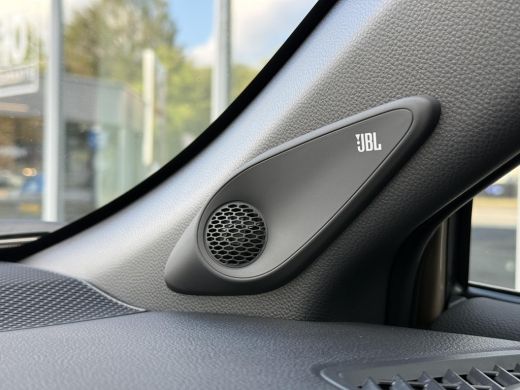 Toyota Corolla Cross Hybrid 180 Executive **STOEL EN STUURWIELVERWARMING/ DODEHOEK DETECTIE/ 360 CAMERA/ PARKEERSENSOR... ActivLease financial lease