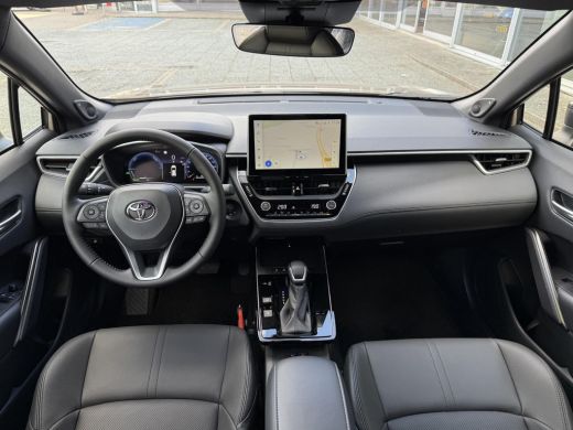 Toyota Corolla Cross Hybrid 180 Executive **STOEL EN STUURWIELVERWARMING/ DODEHOEK DETECTIE/ 360 CAMERA/ PARKEERSENSOR... ActivLease financial lease