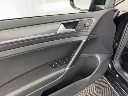 Volkswagen e-Golf E-DITION (INCL-BTW) Aut.*HEAT-PUMP | LUXURY-LEATHER | FULL-LED | DIGI-COCKPIT | NAVI-FULLMAP | HE... ActivLease financial lease