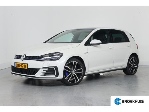 Volkswagen Golf 1.4 TSI PHEV GTE | LED | Camera | Leder | Memory | Sfeer Verlichting | Digital Cockpit | BLIS | K...
