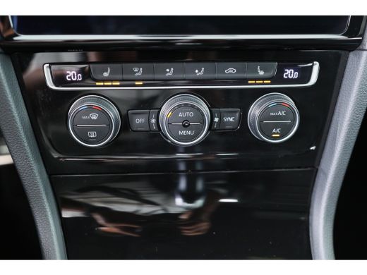 Volkswagen Golf 1.4 TSI PHEV GTE | LED | Camera | Leder | Memory | Sfeer Verlichting | Digital Cockpit | BLIS | K... ActivLease financial lease