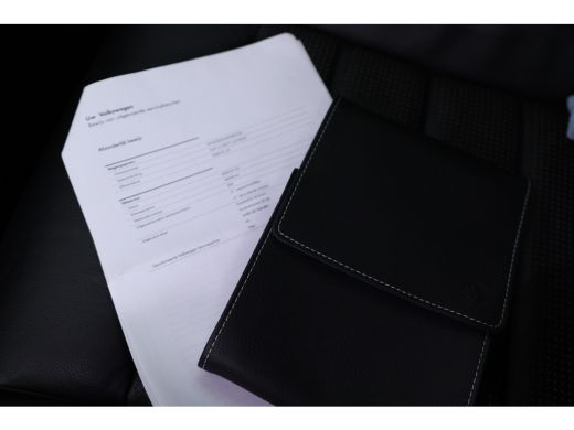 Volkswagen Golf 1.4 TSI PHEV GTE | LED | Camera | Leder | Memory | Sfeer Verlichting | Digital Cockpit | BLIS | K... ActivLease financial lease