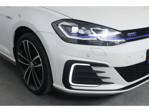 Volkswagen Golf 1.4 TSI PHEV GTE | LED | Camera | Leder | Memory | Sfeer Verlichting | Digital Cockpit | BLIS | K... ActivLease financial lease